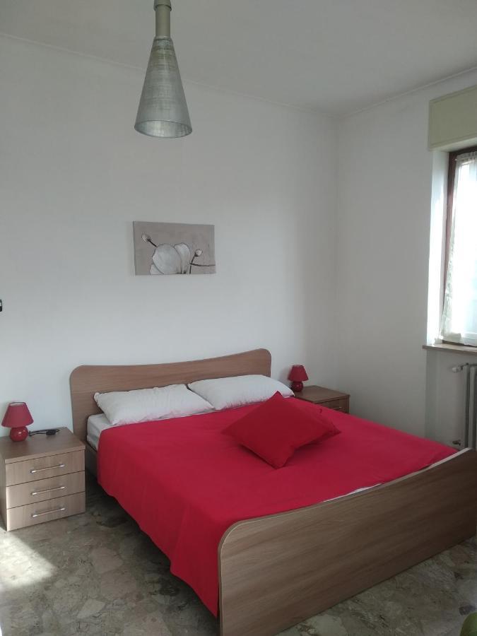 Monforte dʼAlba Casa Nebieu In Edificio Indipendente Nel Centro Di Monforte מראה חיצוני תמונה